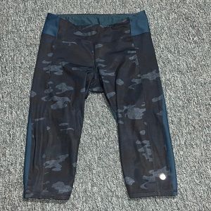 Lululemon camo spin ride cropped leggings bike shorts 6 yoga weightlifting